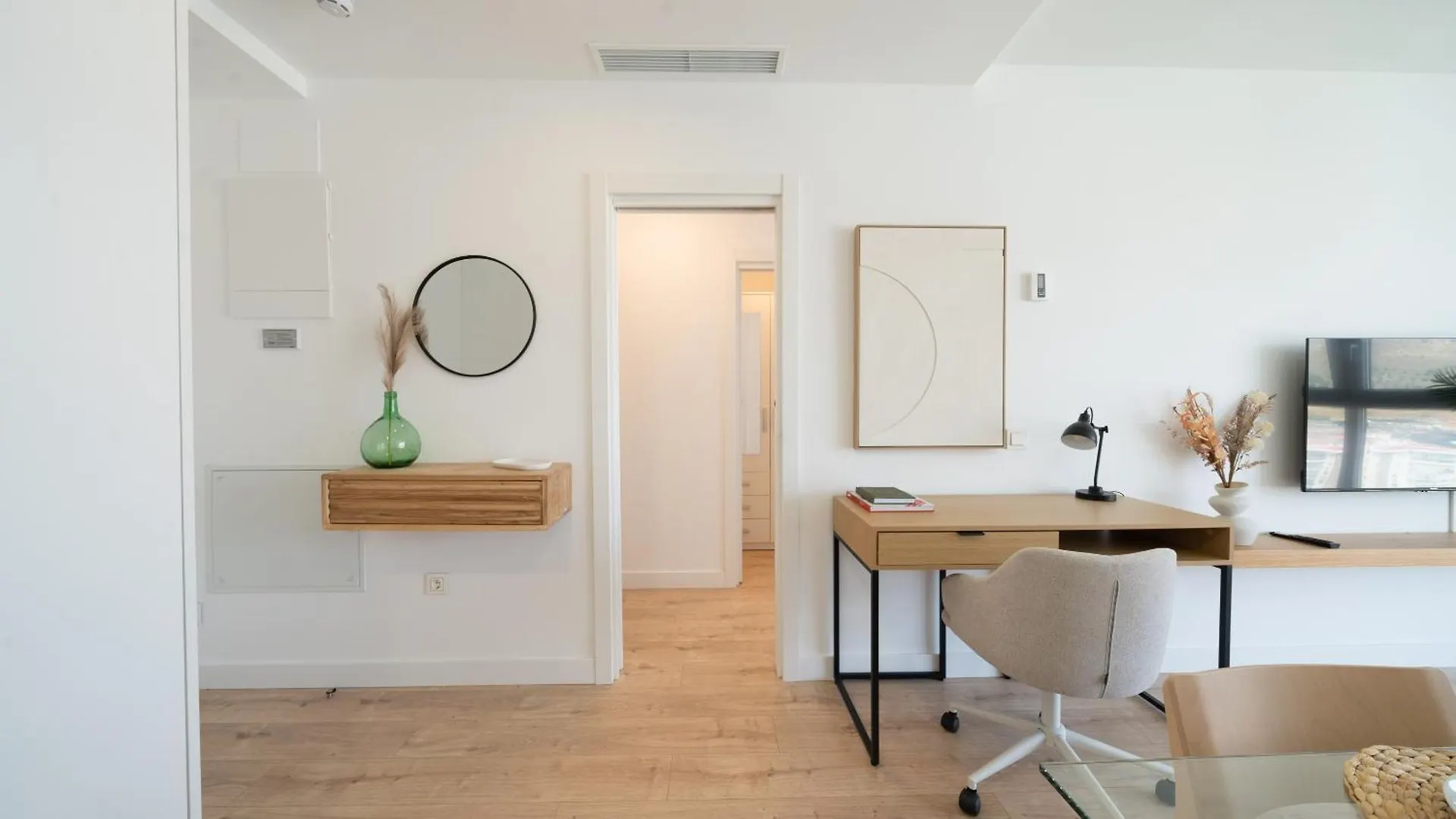 Ferienwohnung Xpce Urban 19 Malaga Skyline-Parking Free Apartment